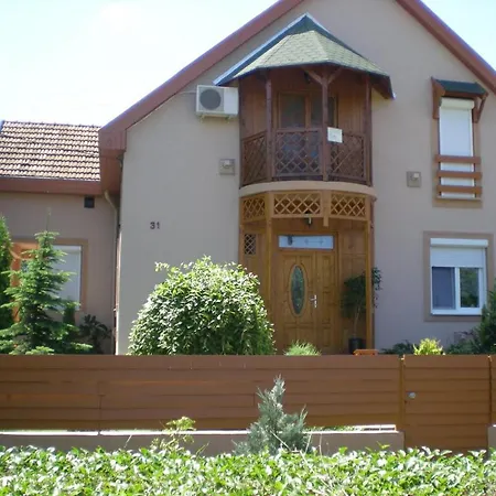 Xenia Apartmanok Hajduszoboszlo Exterior photo