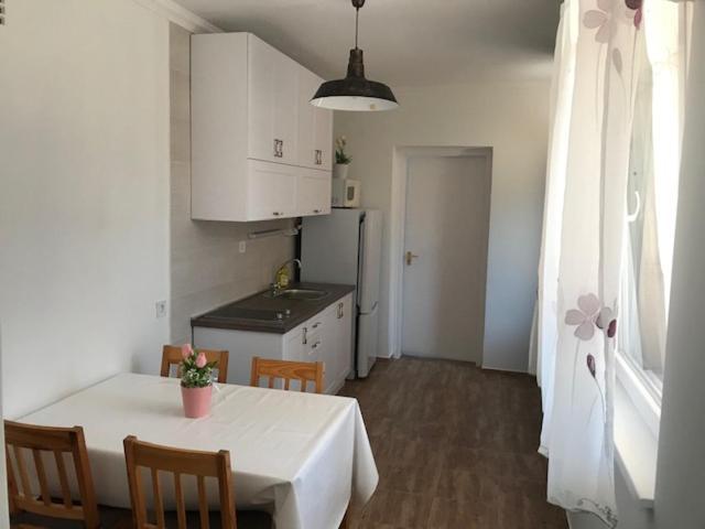 Xenia Apartment